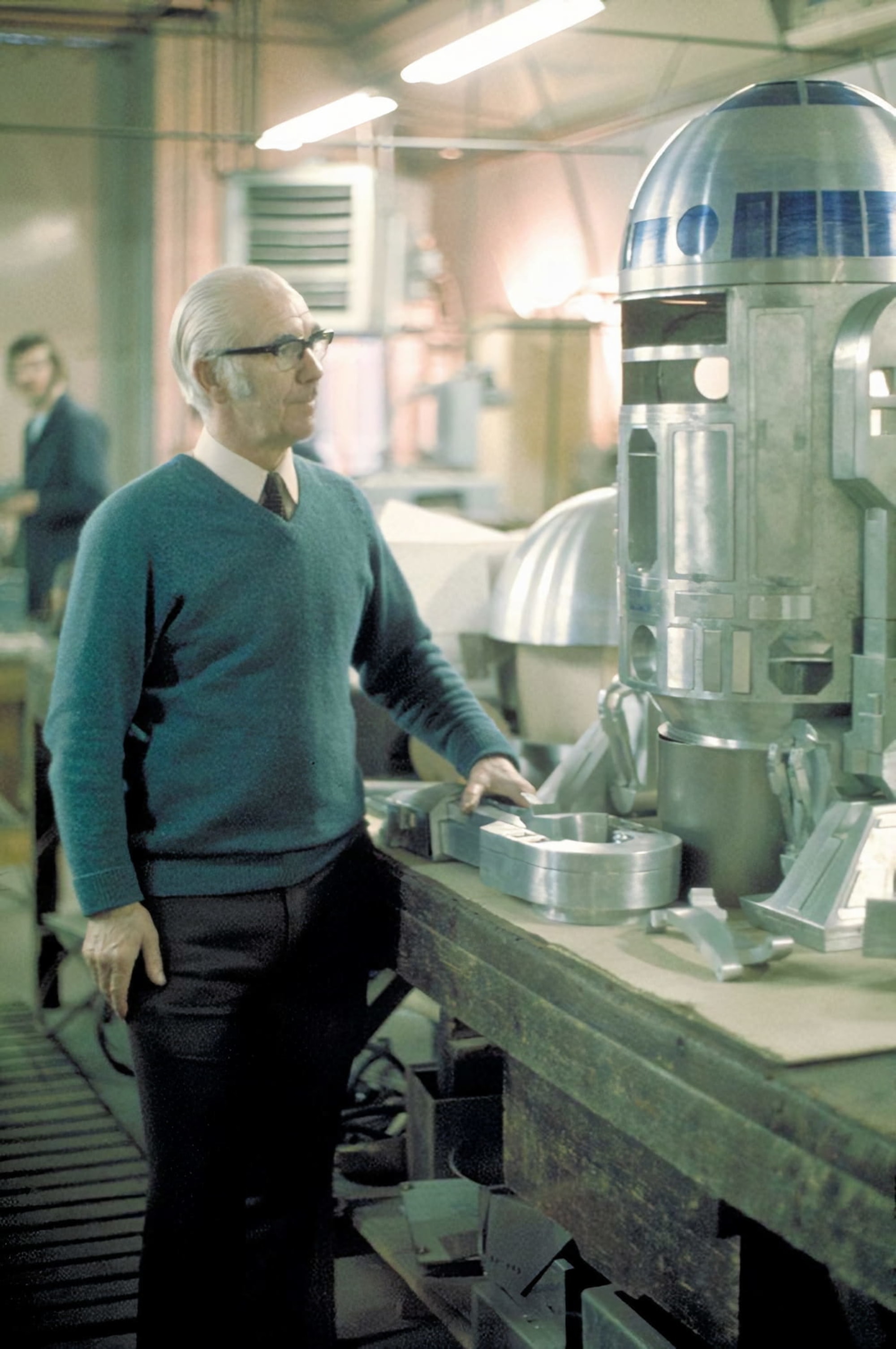 Jack Swinbank (my granddad) in front of an original R2-D2 that he helped construct